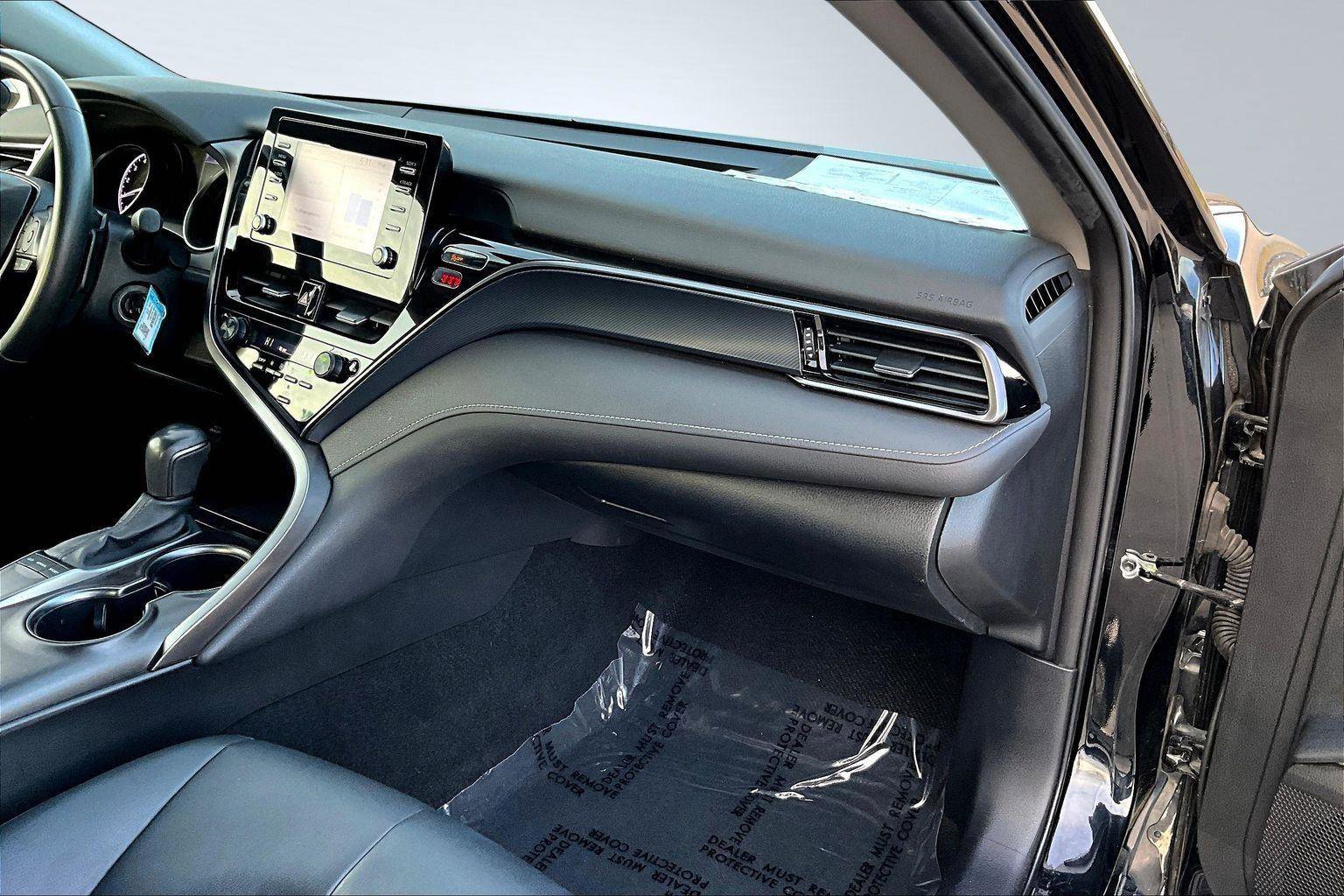 Used 2024 Toyota Camry SE image 20