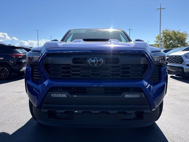 Certified 2025 Toyota Tacoma TRD Sport AWD/4WD image 2