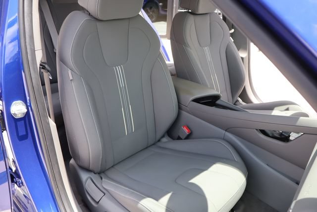 Used 2022 Hyundai Elantra SEL w/ Convenience Package FWD image 11