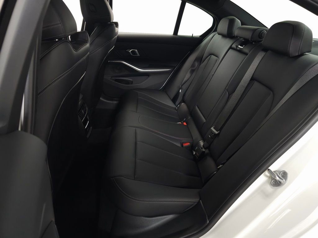 Used 2025 BMW 330i xDrive Sedan w/ Convenience Package image 32