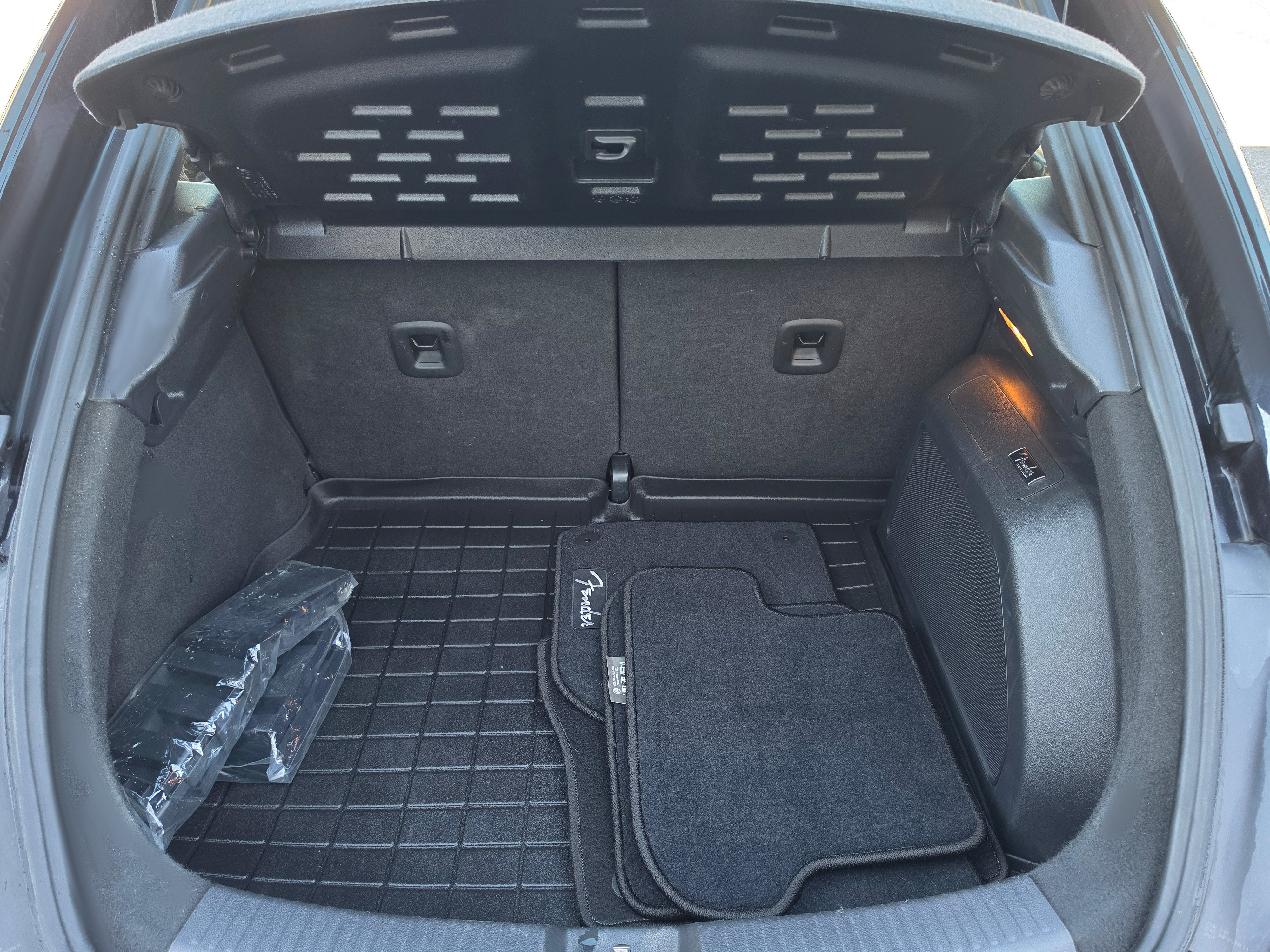 Used 2013 Volkswagen Beetle Turbo FWD image 5