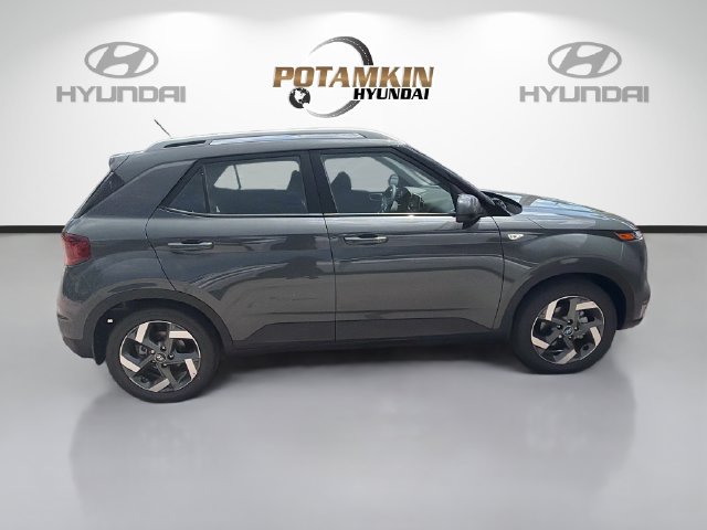 New 2026 Hyundai Venue SEL FWD image 4
