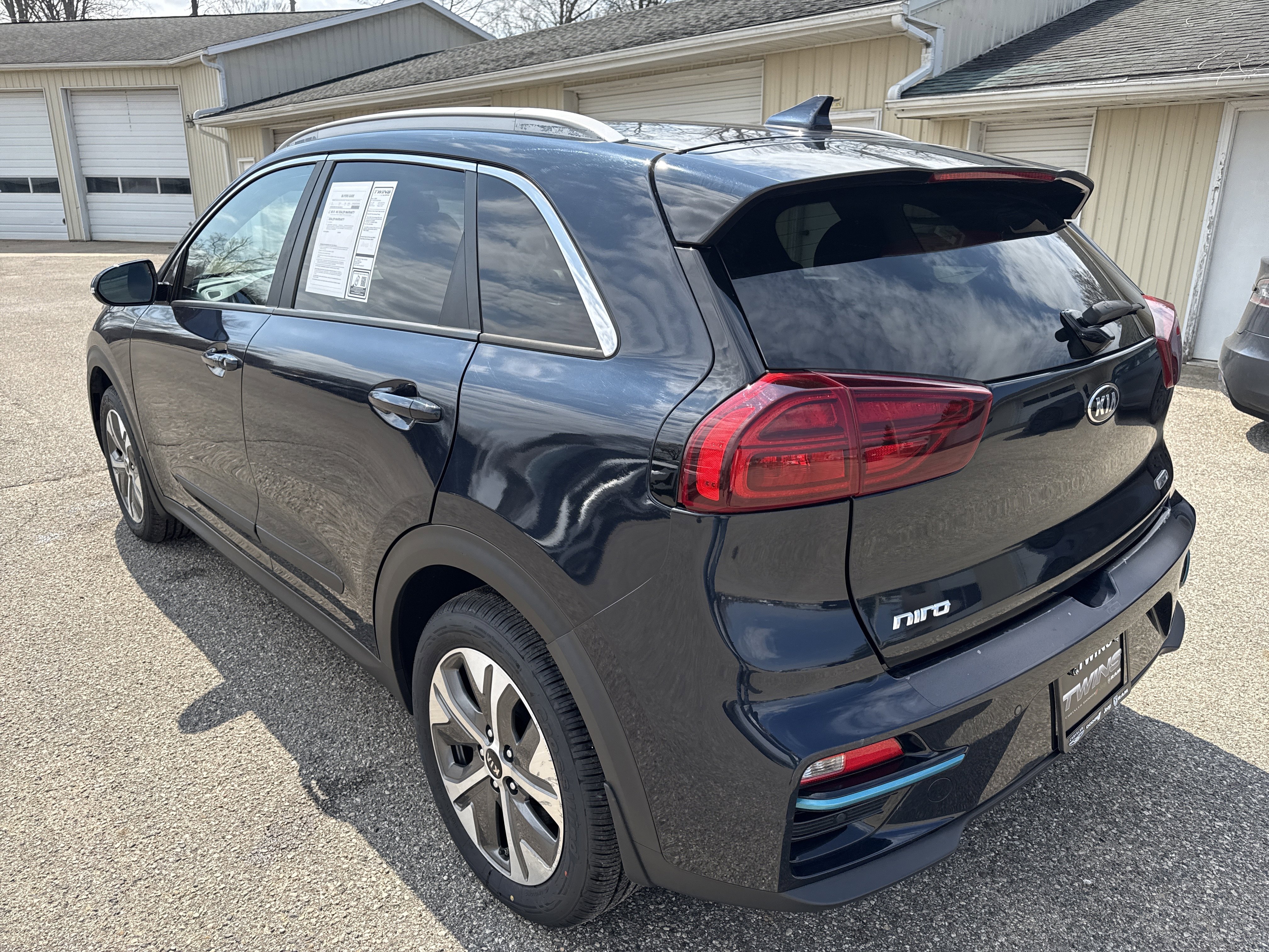 Used 2020 Kia Niro EX Premium image 11