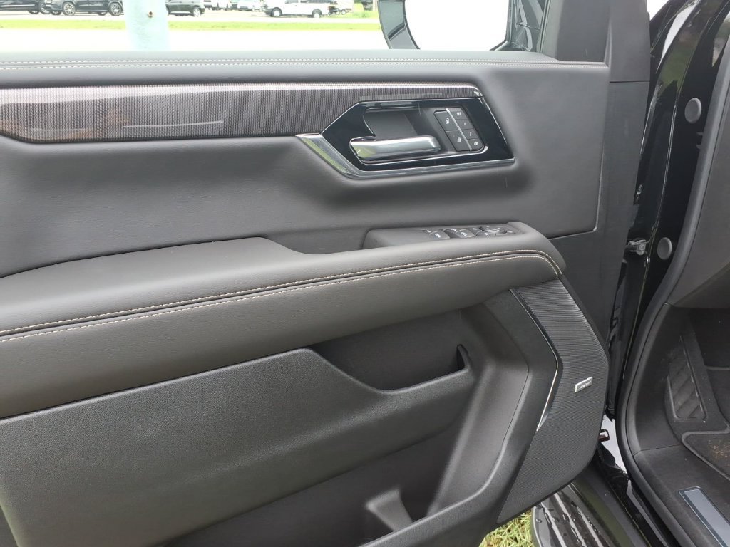 New 2026 GMC Yukon XL Elevation AWD/4WD image 13