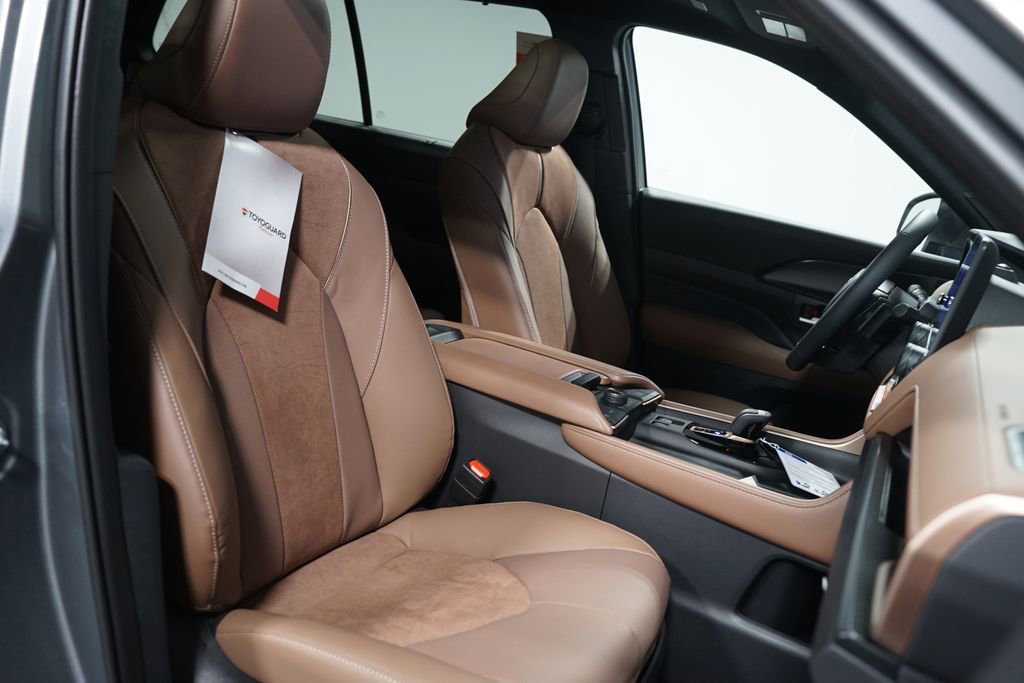 New 2026 Toyota Grand Highlander AWD Hybrid image 30