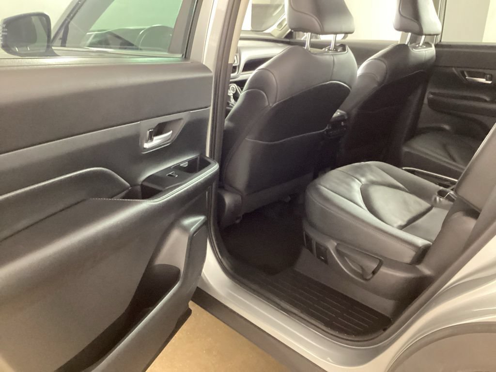 Used 2024 Toyota Grand Highlander AWD image 23