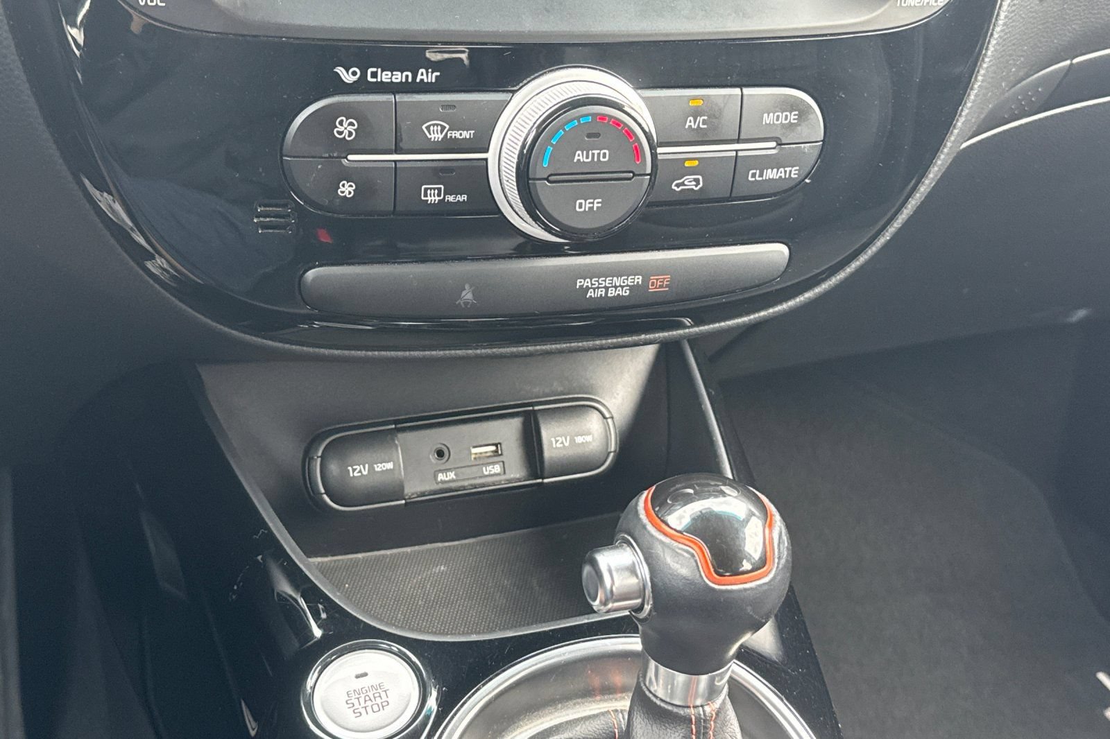Used 2019 Kia Soul ! FWD image 19