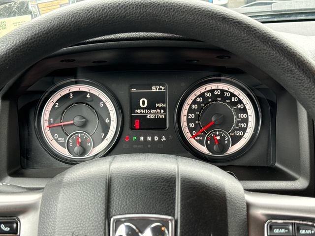 Used 2024 RAM 1500 Classic SLT AWD/4WD image 14