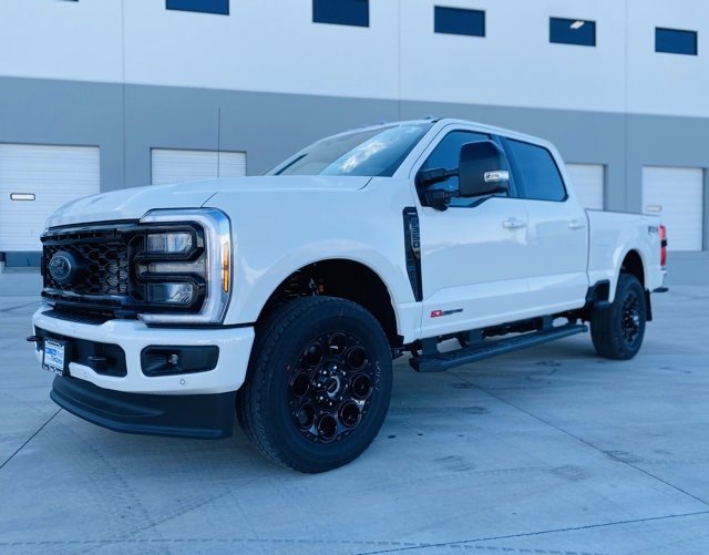 New 2026 Ford F350 Lariat w/ Black Appearance Package