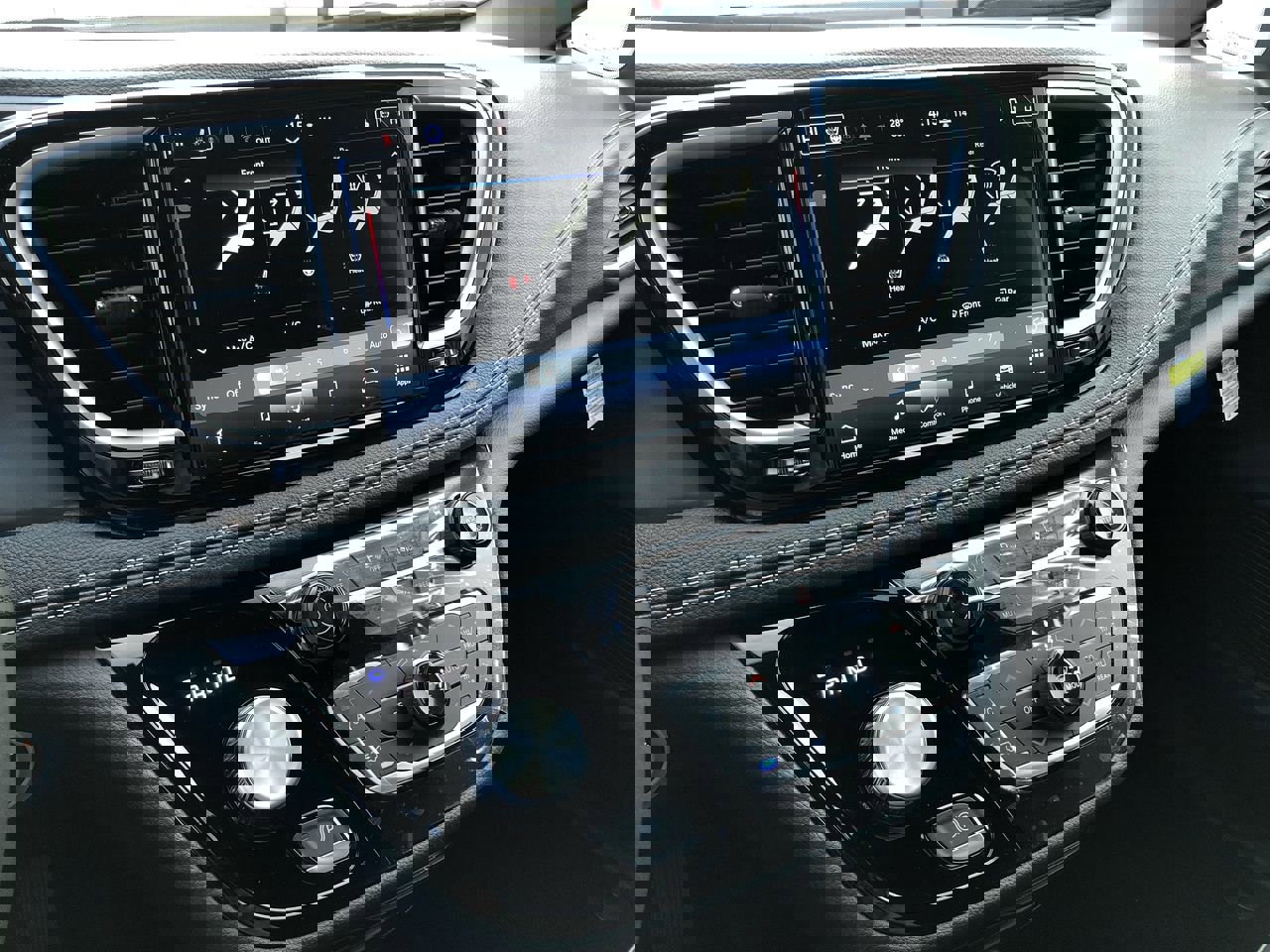 New 2026 Chrysler Pacifica Select w/ S Appearance Package image 31