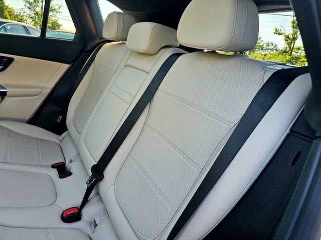 Used 2023 Mercedes-Benz GLC 300 4MATIC image 23