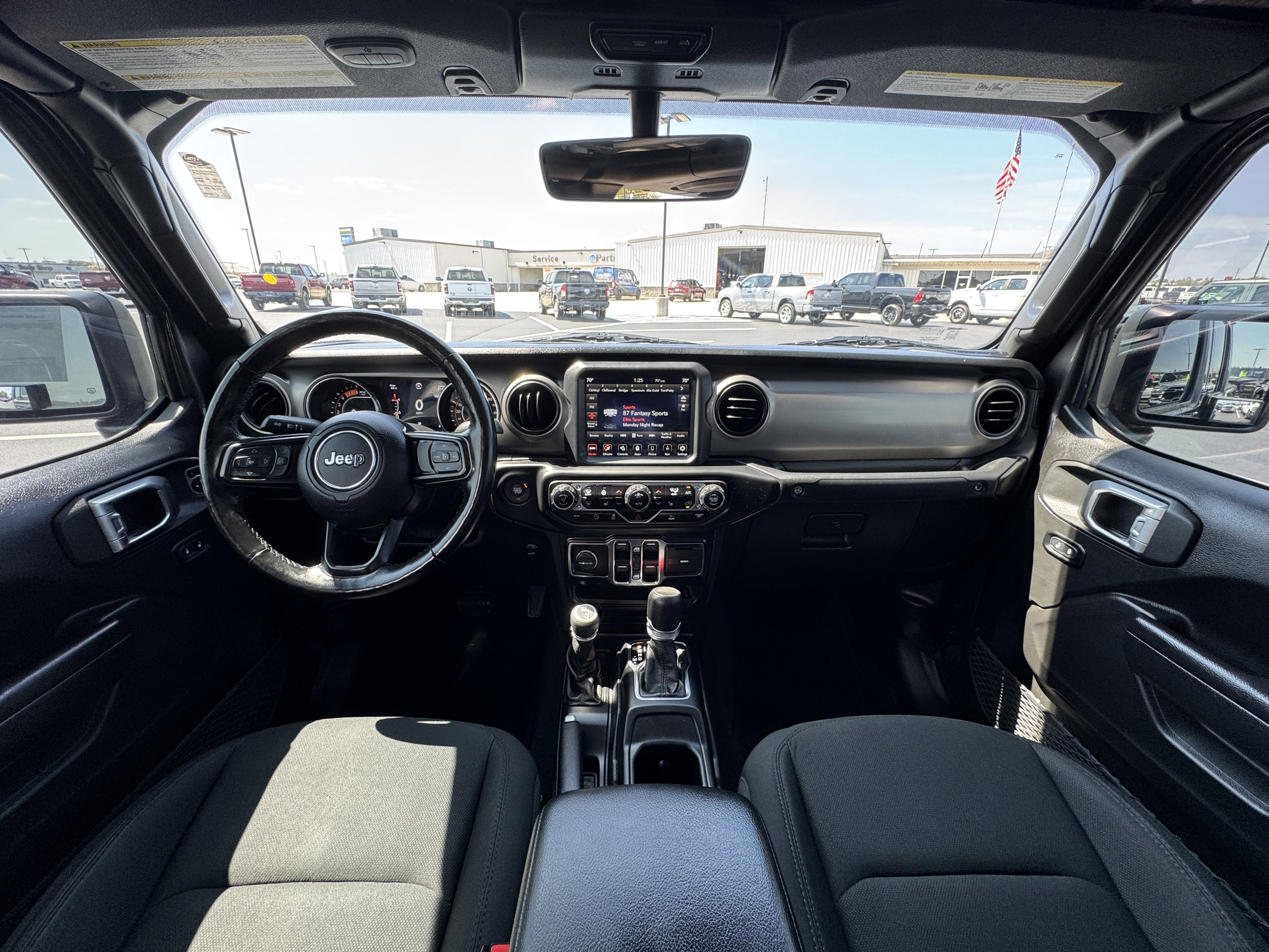 Used 2021 Jeep Gladiator Willys image 13