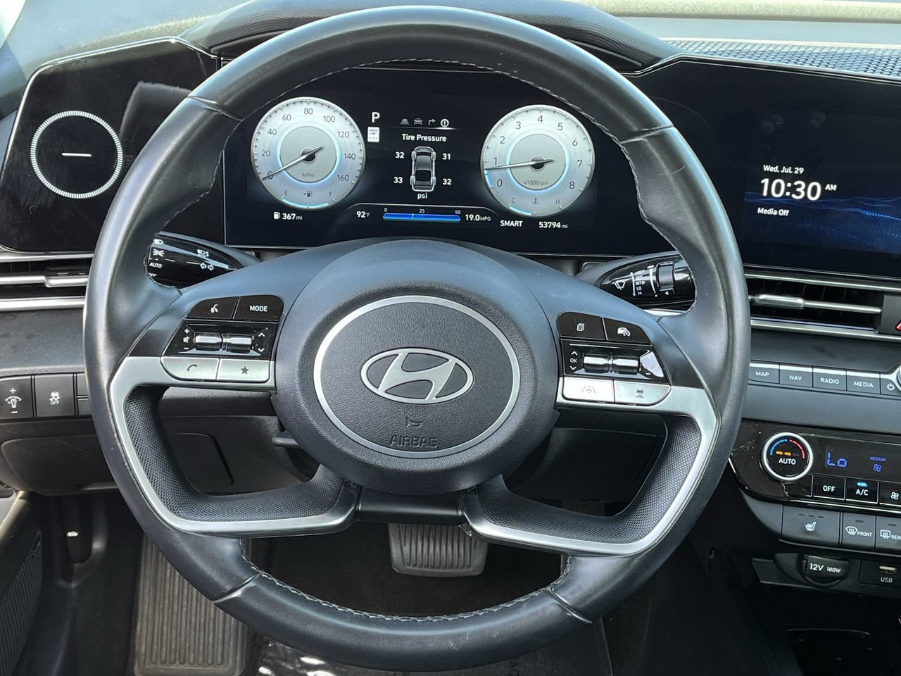 Used 2024 Hyundai Elantra Limited FWD image 11