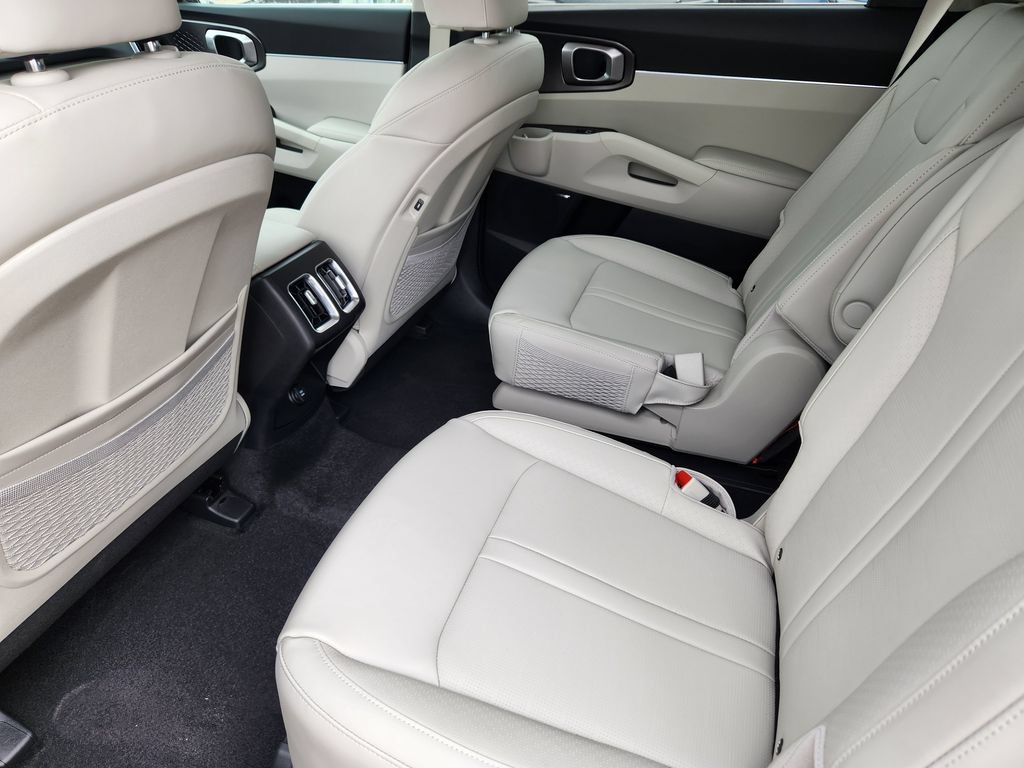 New 2026 Kia Sorento EX w/ EX Premium Package AWD/4WD image 9