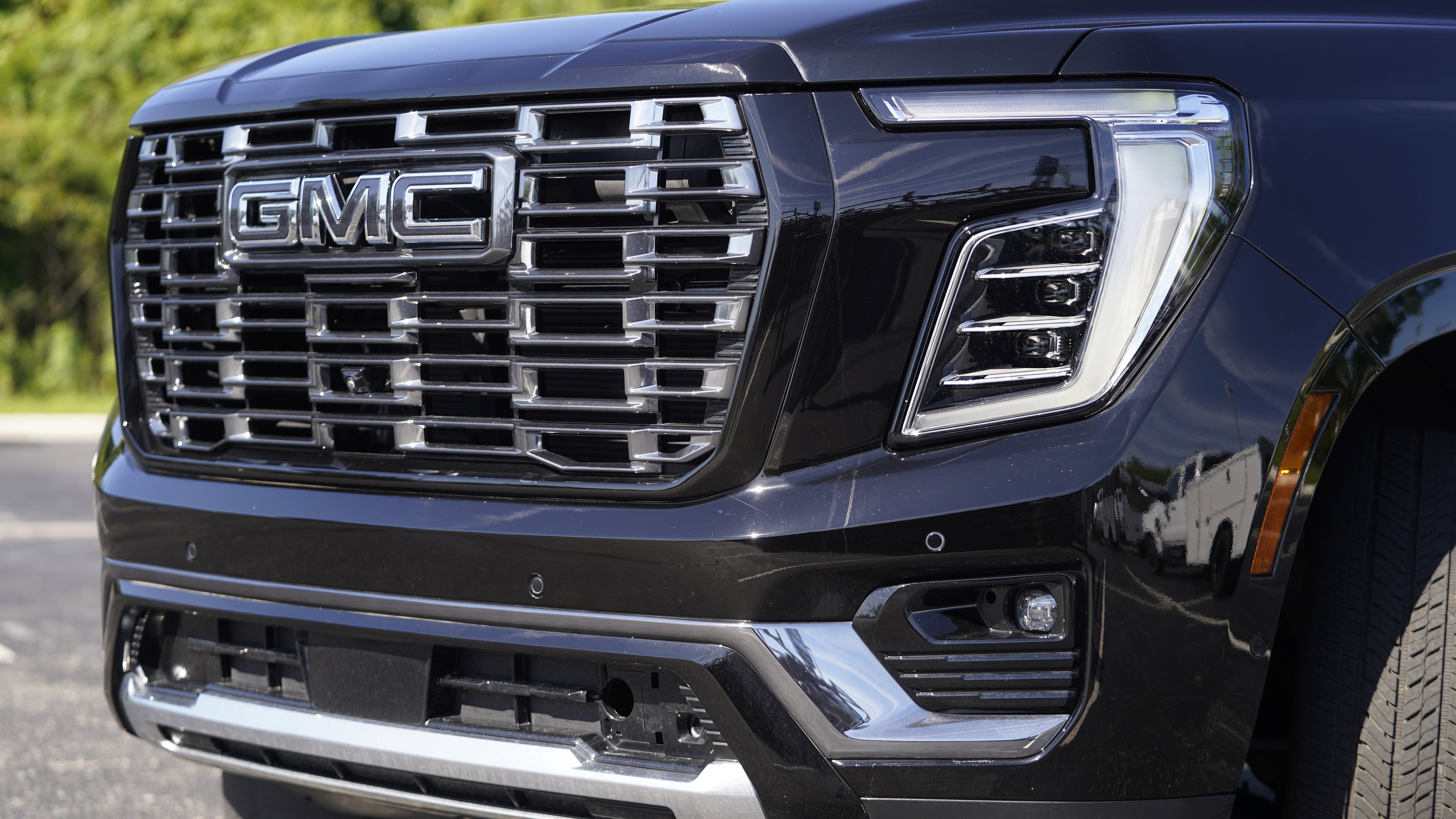 Used 2025 GMC Yukon XL Denali Ultimate AWD/4WD image 40