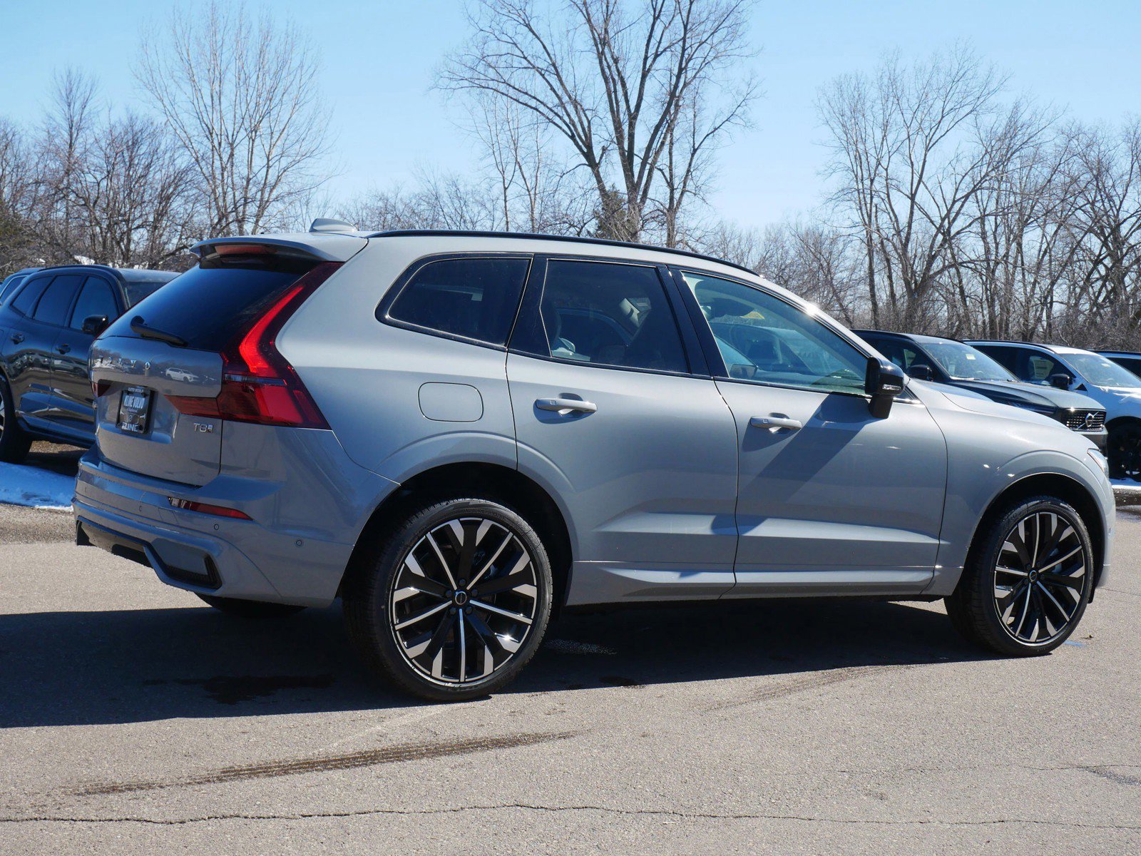New 2026 Volvo XC60 T8 Ultra w/ Climate Package image 3