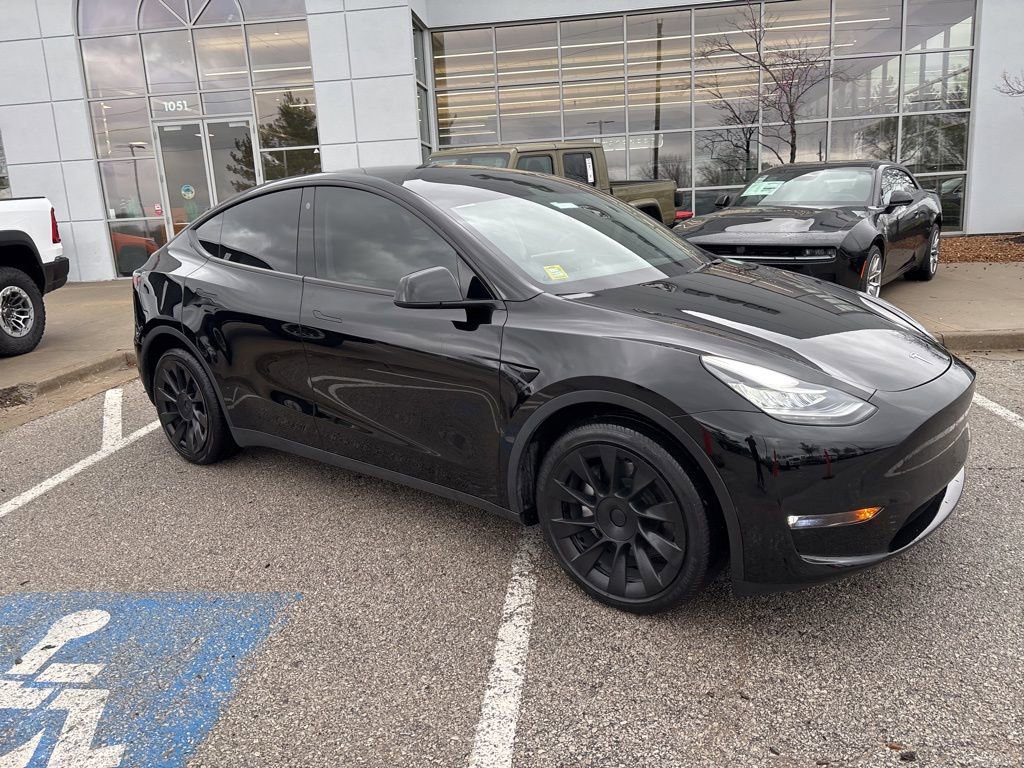Used 2023 Tesla Model Y Long Range image 35