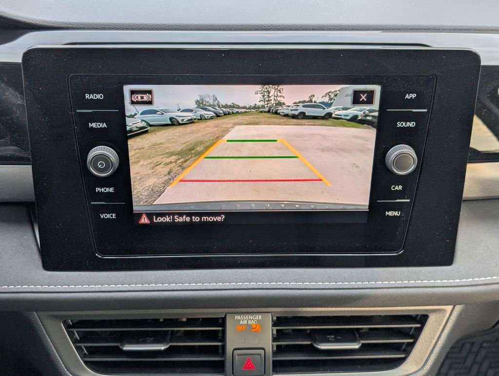 New 2026 Volkswagen Taos SE image 19