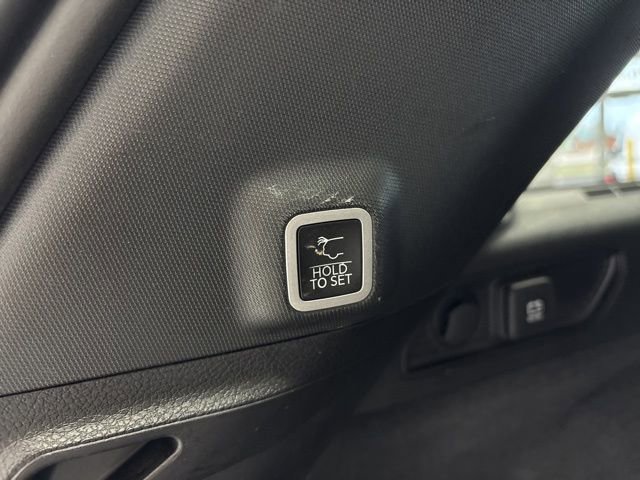 Used 2023 Jeep Grand Cherokee Overland image 11