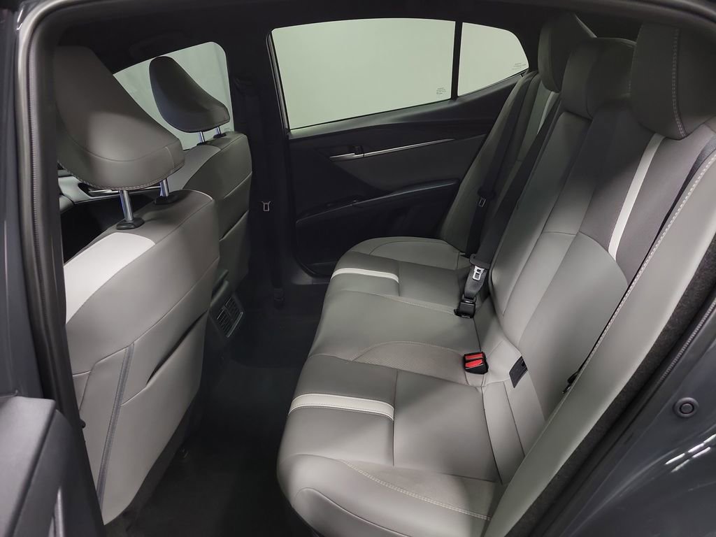 Used 2025 Toyota Camry SE image 23
