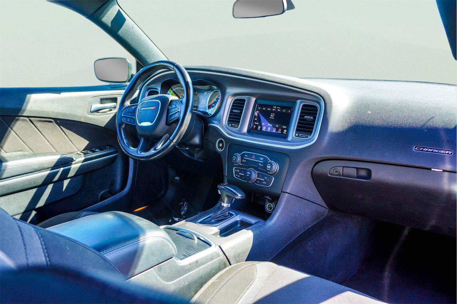 Used 2022 Dodge Charger SXT RWD image 12