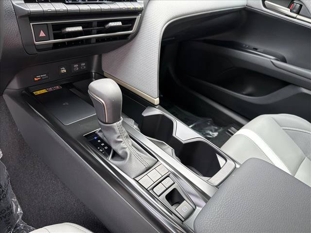 New 2026 Toyota Camry SE FWD image 18