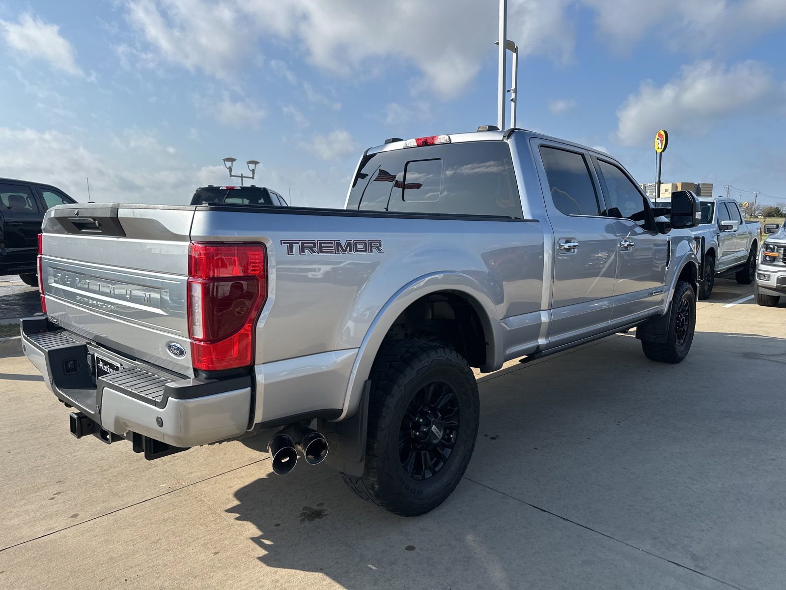 Used 2021 Ford F350 Platinum w/ Tremor Off-Road Package image 7