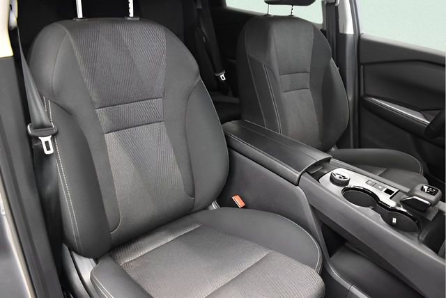 Used 2025 Nissan Rogue SV image 6