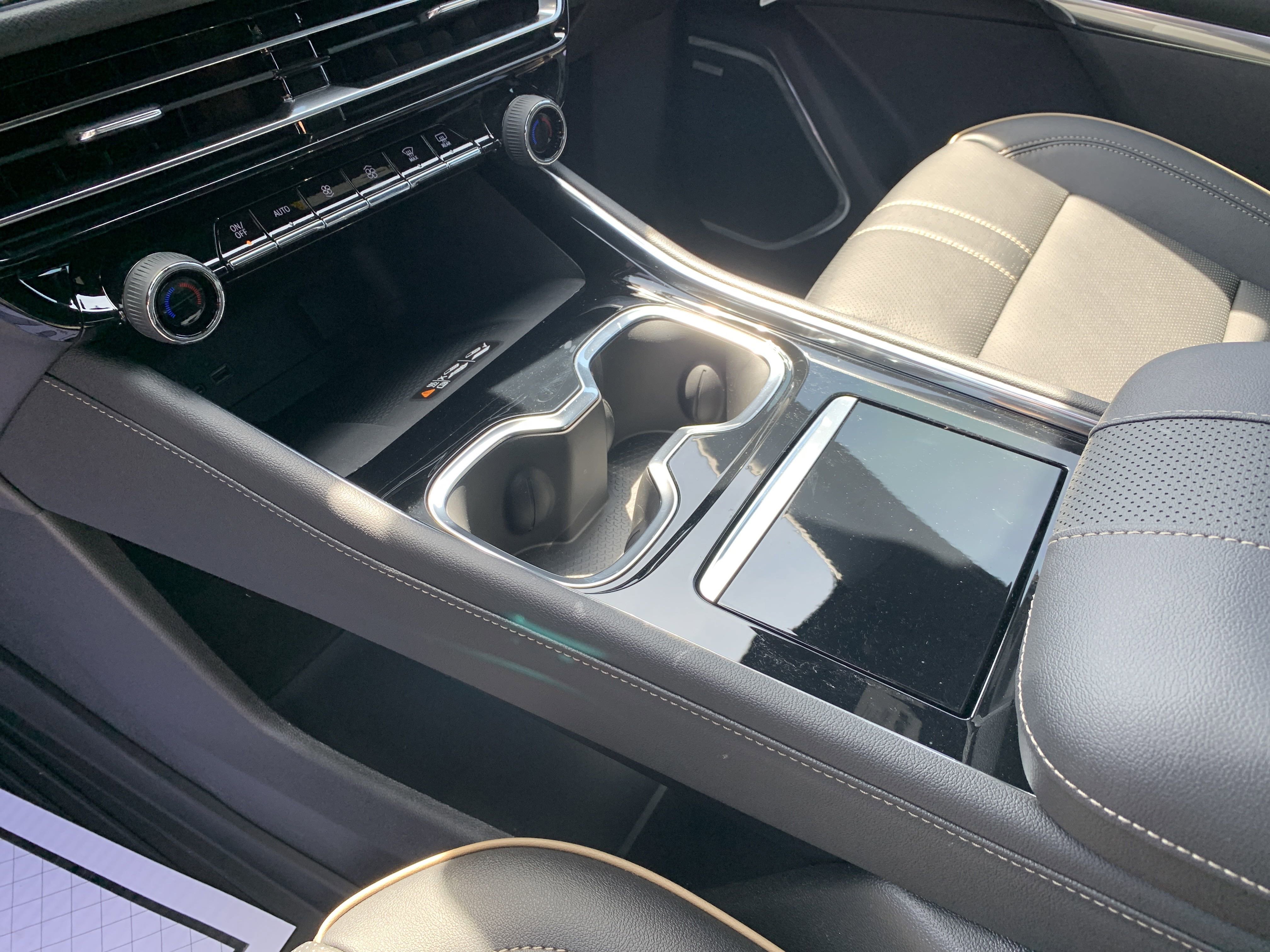 New 2025 Chevrolet Traverse High Country w/ LPO, Floor Liner Package image 18