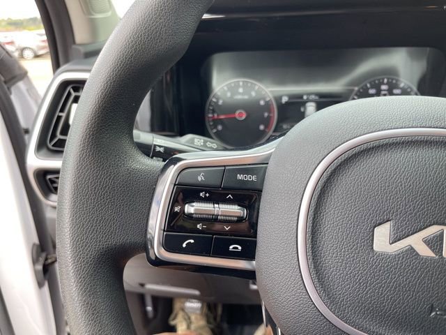 Certified 2023 Kia Sorento LX AWD/4WD image 18