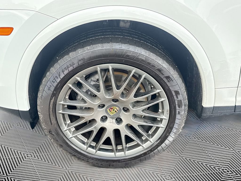 Used 2017 Porsche Cayenne AWD/4WD image 35