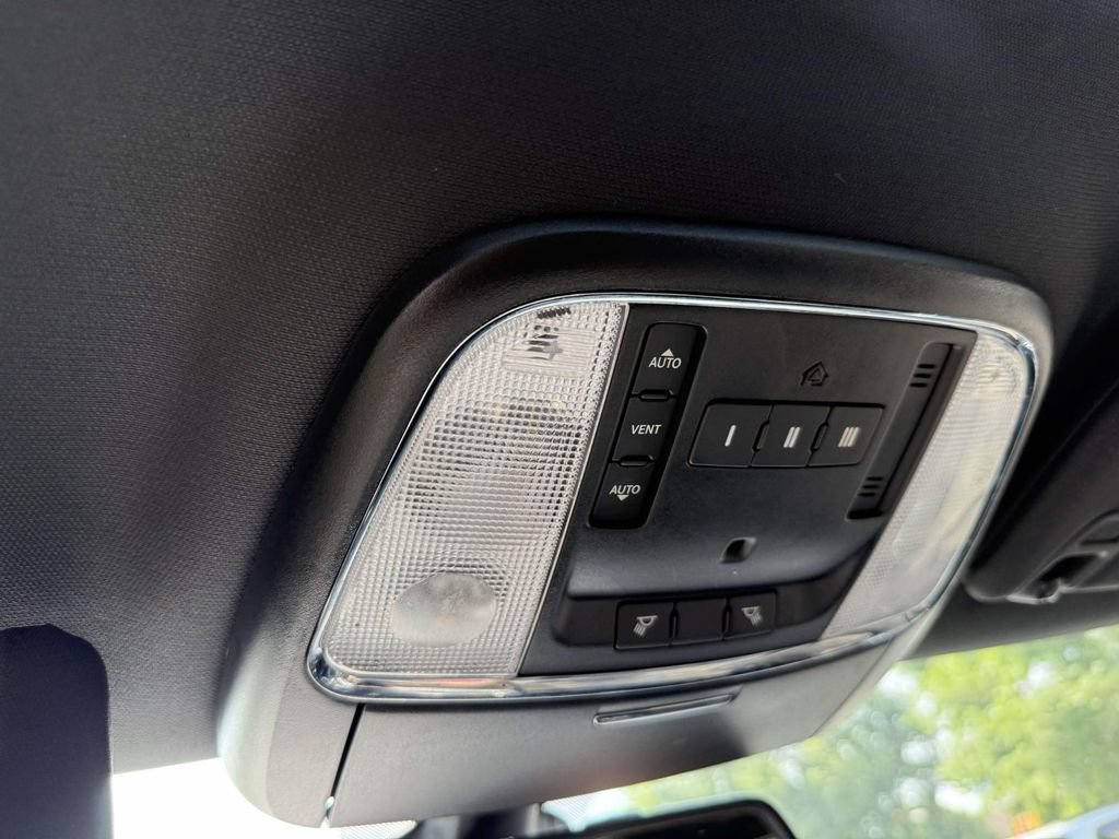 Used 2015 Dodge Durango Limited w/ Blacktop Package RWD image 32