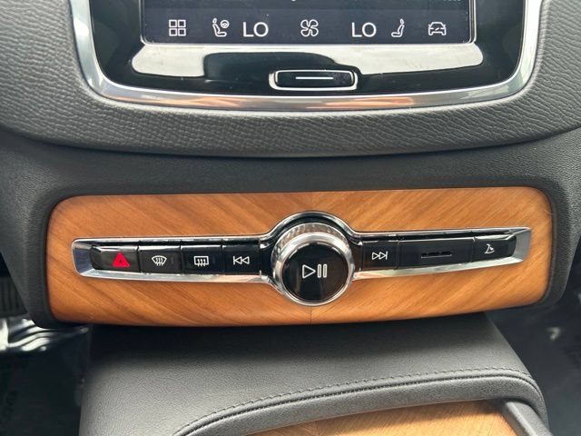 Certified 2025 Volvo XC90 B6 Plus AWD/4WD image 27