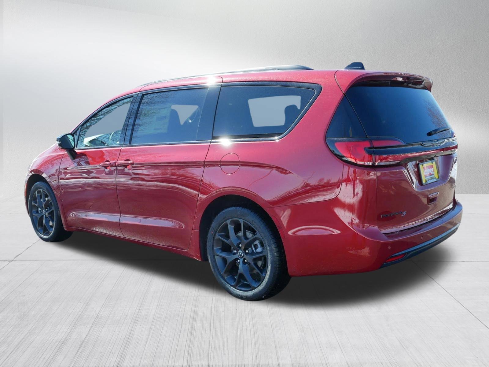 New 2026 Chrysler Pacifica Select FWD image 5