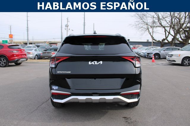 Used 2025 Kia Sportage SX image 4