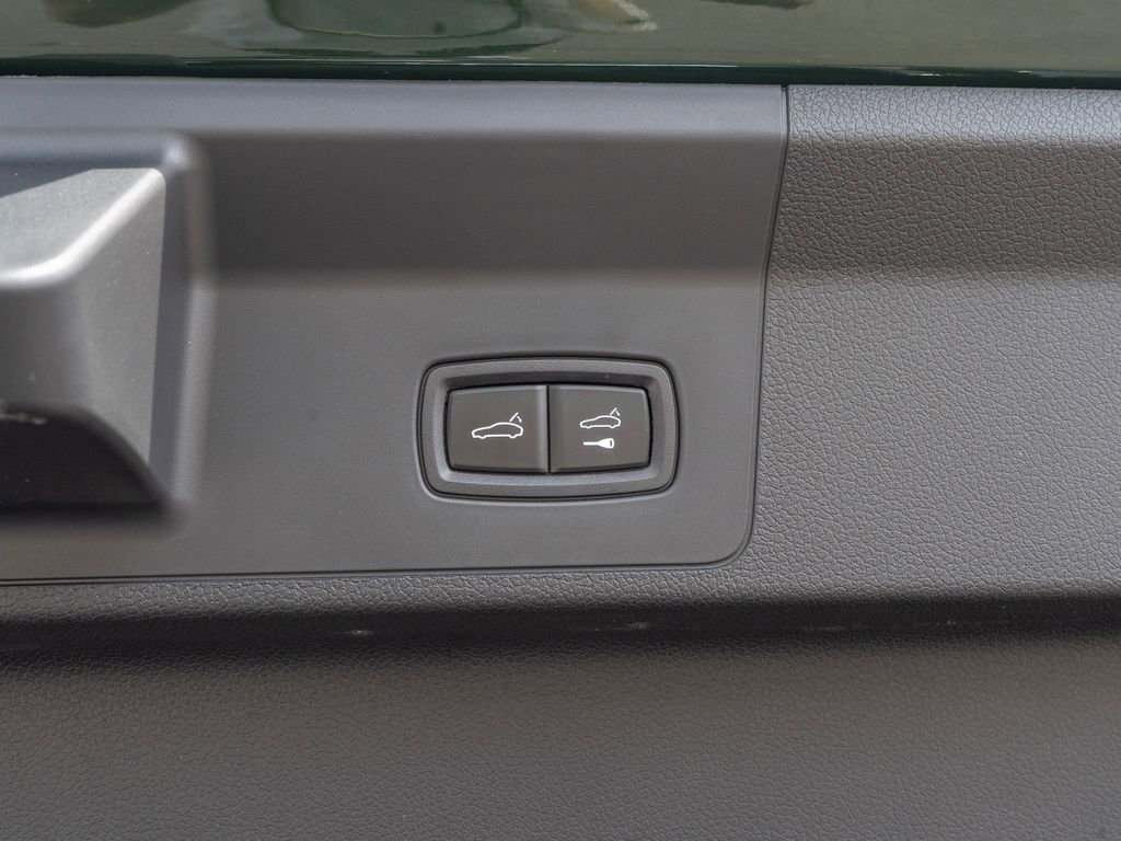 Certified 2025 Porsche Panamera 4 AWD/4WD image 35