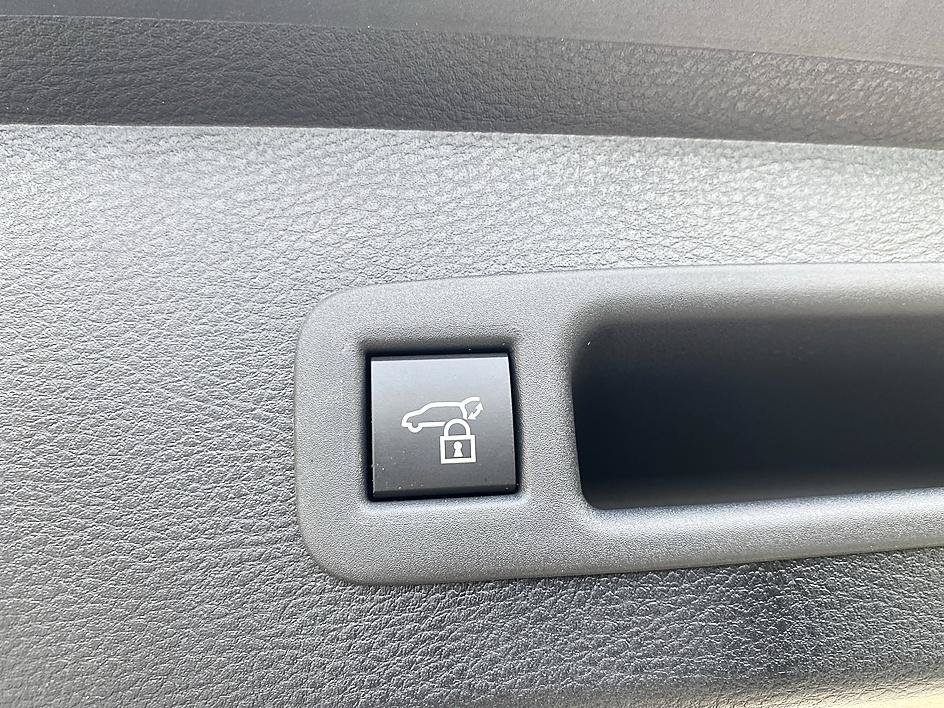 Certified 2026 Toyota Sienna XLE FWD image 30
