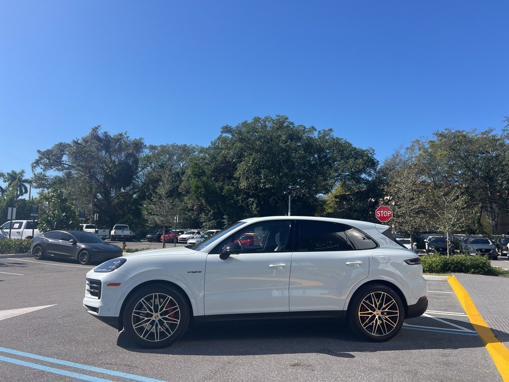 Used 2024 Porsche Cayenne S image 15