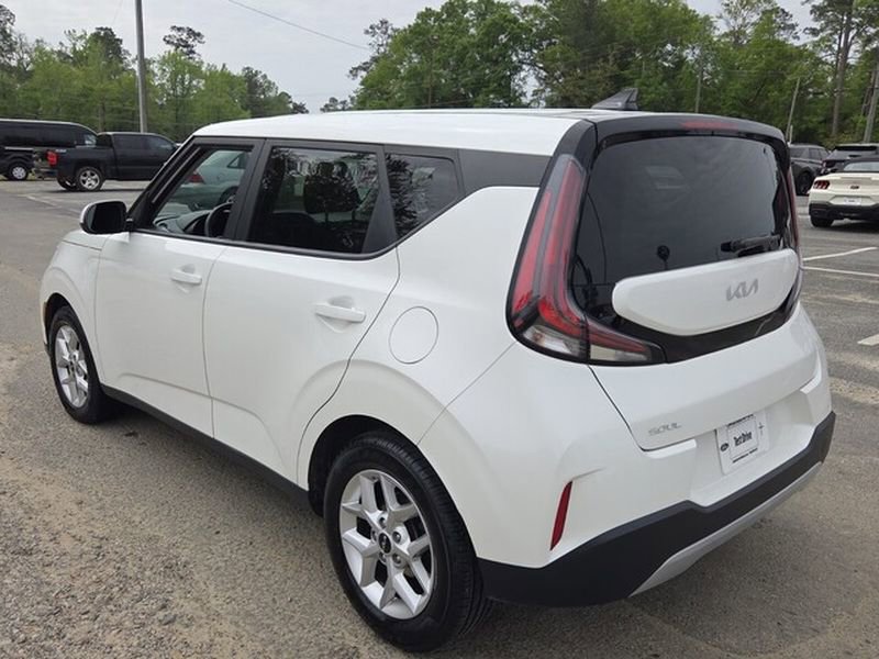 Used 2023 Kia Soul LX w/ Option Group 015 image 11