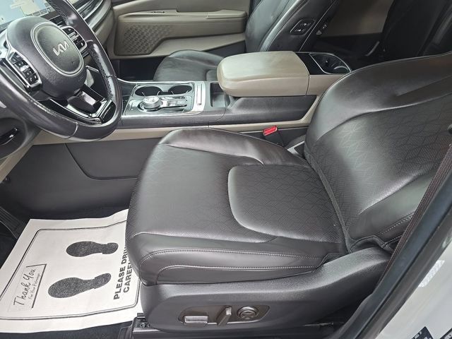 Used 2026 Kia Carnival EX FWD image 6