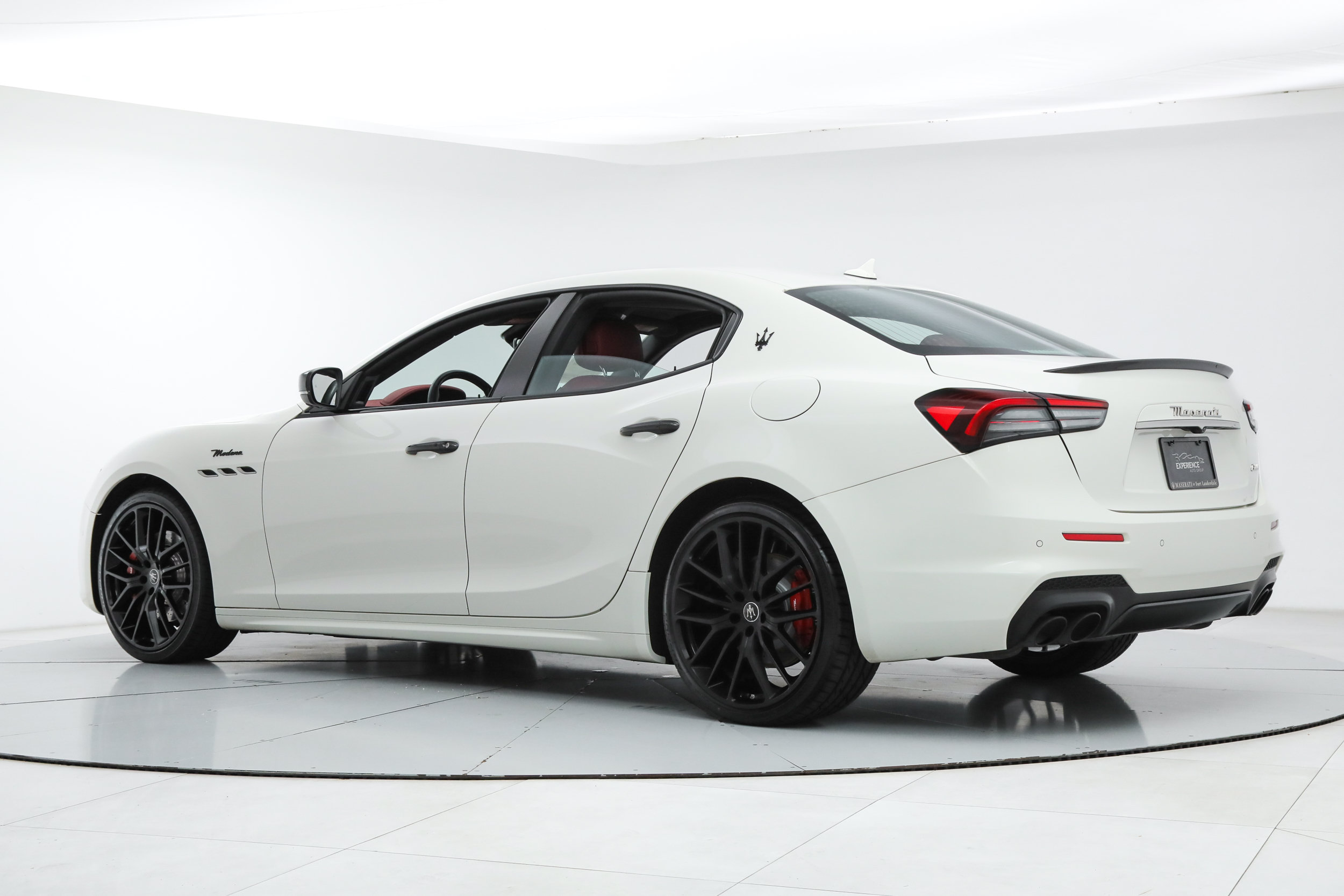 Certified 2023 Maserati Ghibli Modena RWD image 3