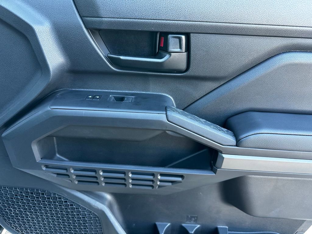 Used 2025 Toyota Tacoma SR5 image 34