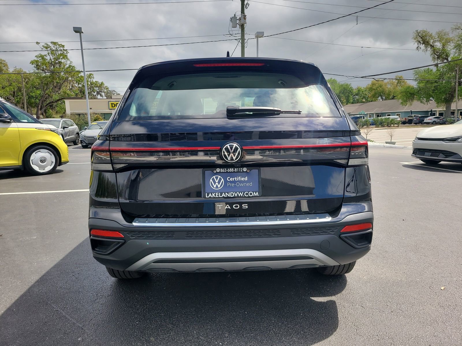 Certified 2025 Volkswagen Taos S FWD image 7