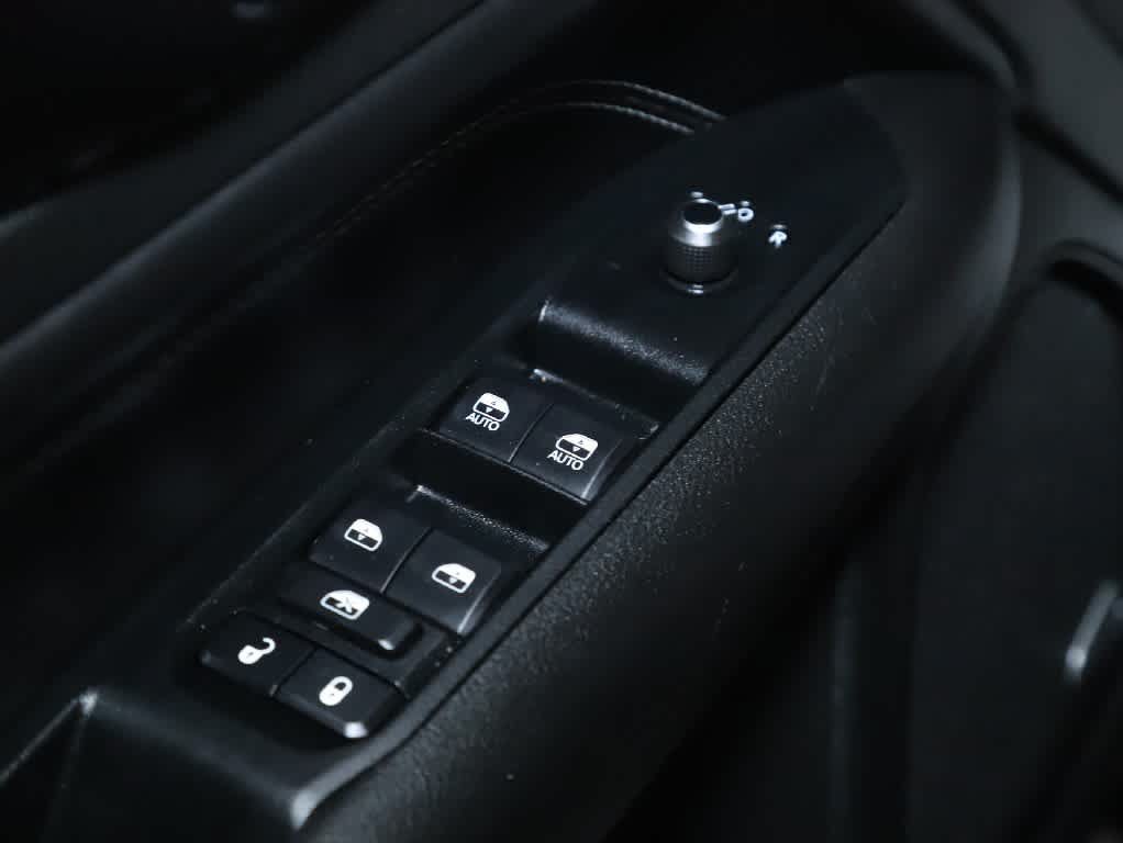 Certified 2023 Jeep Compass High Altitude AWD/4WD image 17
