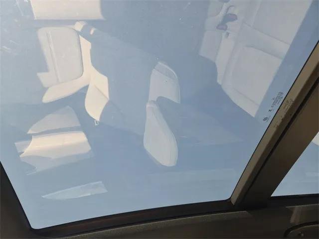 New 2025 Mercedes-Benz GLC 300 4MATIC image 15