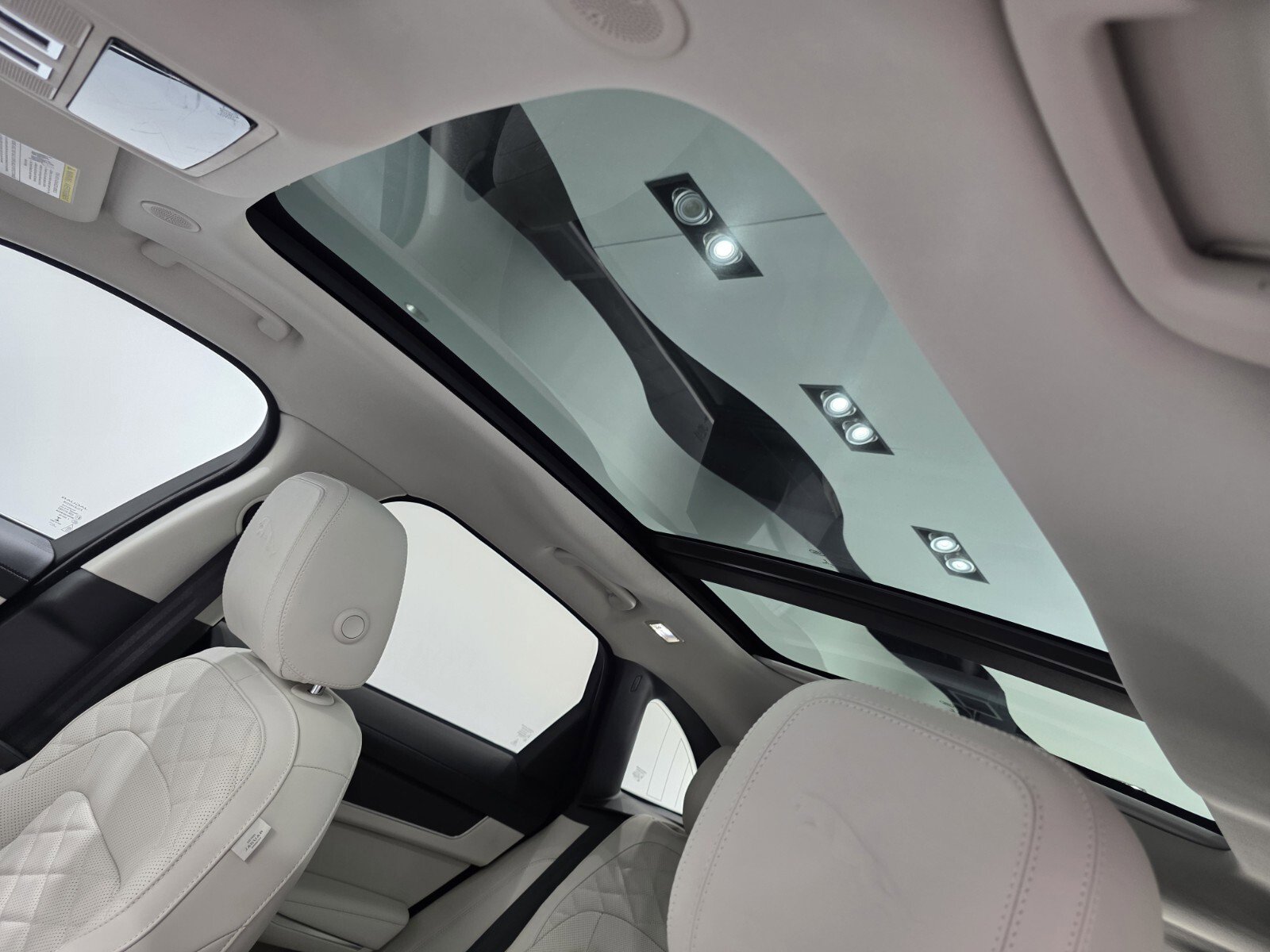 Used 2022 Jaguar F-PACE S AWD/4WD image 9
