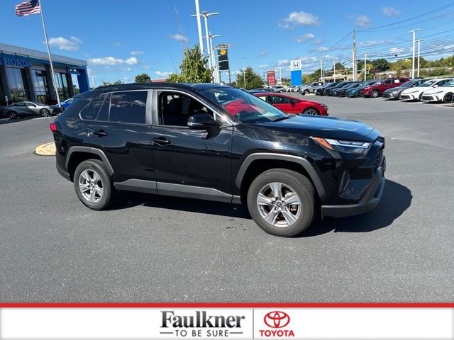 Used 2025 Toyota RAV4 XLE AWD/4WD image 4