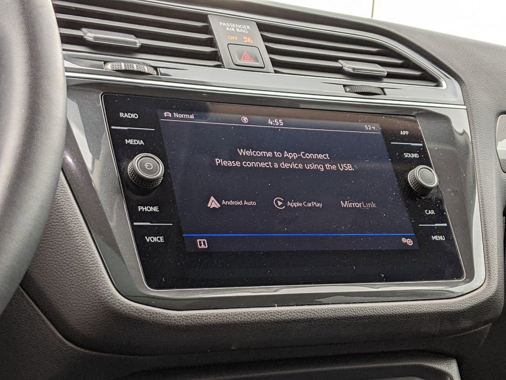 Used 2023 Volkswagen Tiguan SE image 16