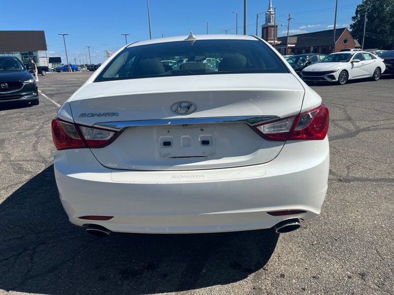 Used 2012 Hyundai Sonata SE w/ Navigation & Sunroof Pkg FWD image 6