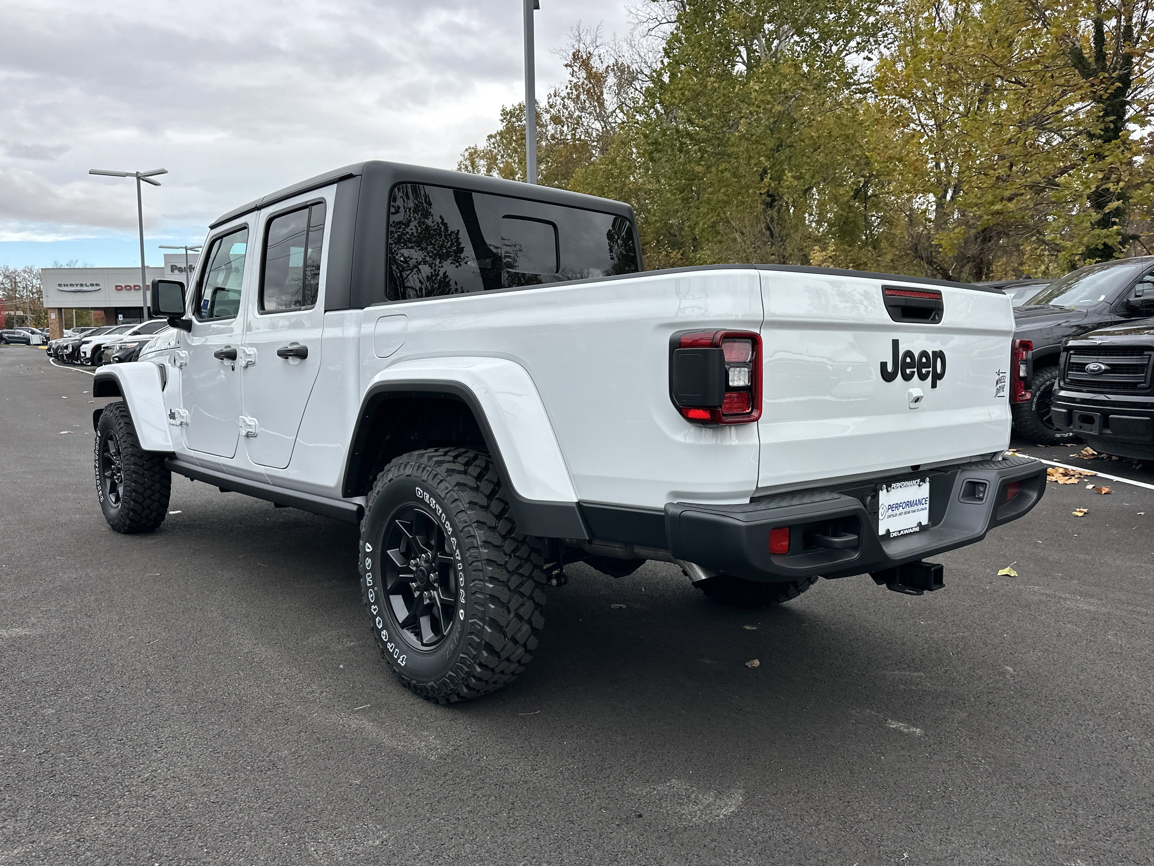 New 2026 Jeep Gladiator Willys image 25